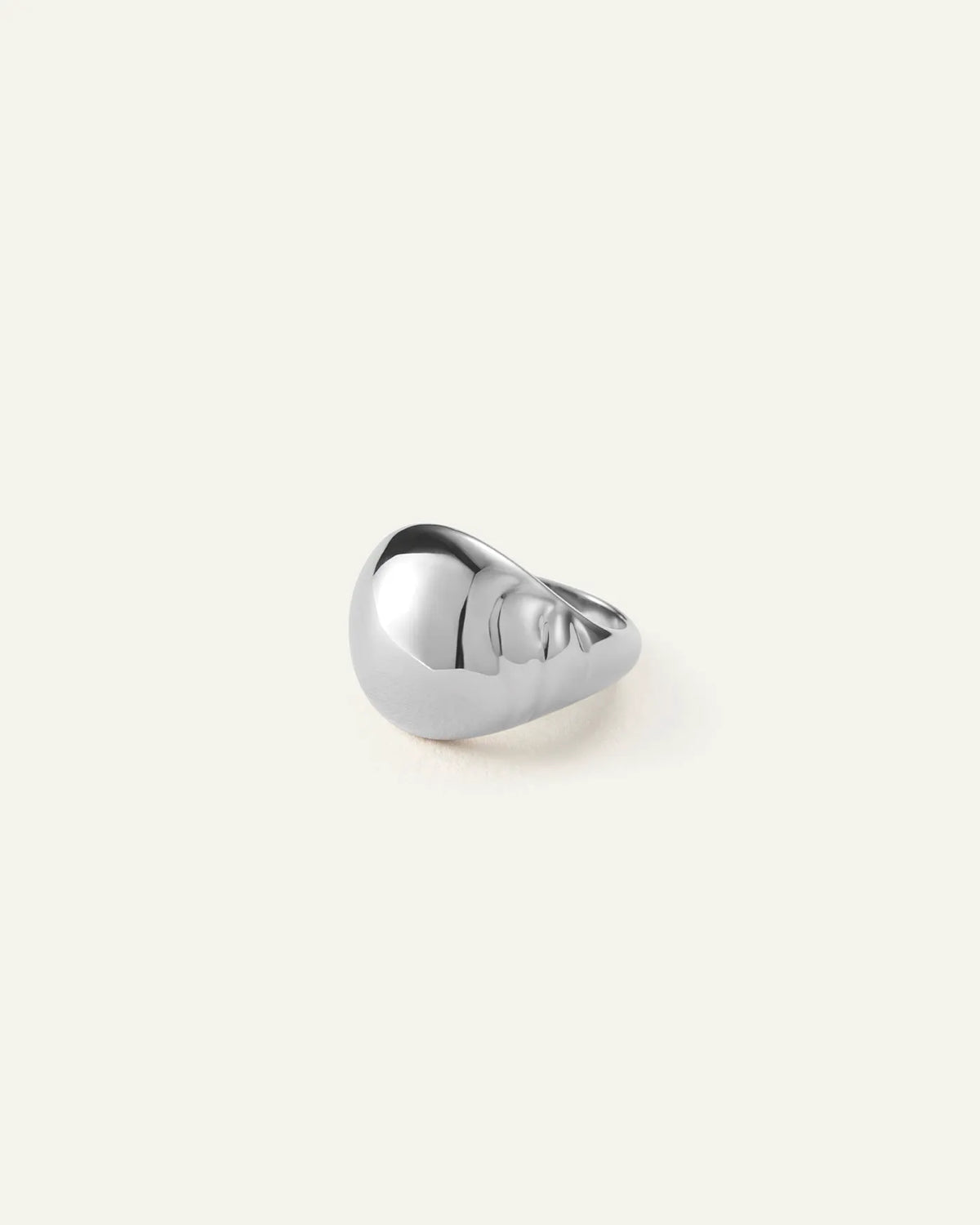 Nelle Ring